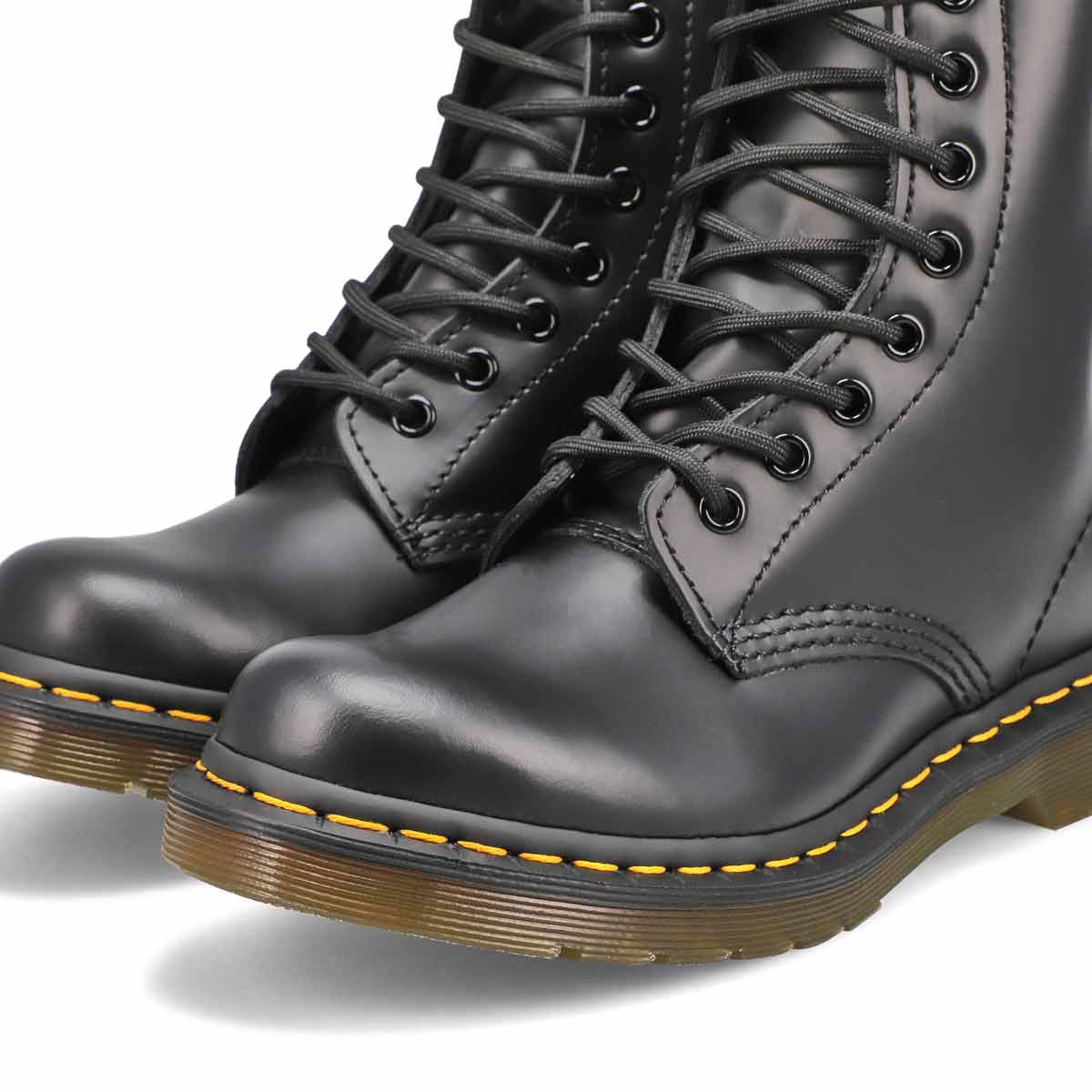 1460 8 eye smooth boot black