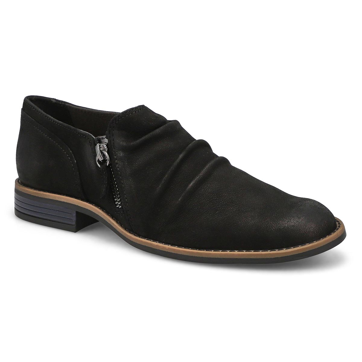 Clarks, Women's Camzin Pace Casual Shoe - Black