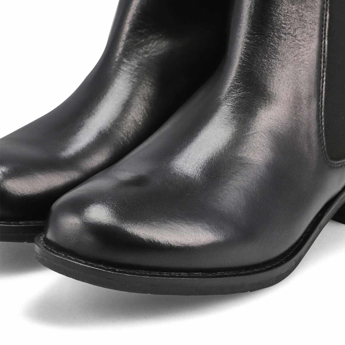 Women's Simona 03 Pull On Chelsea Boot - Black